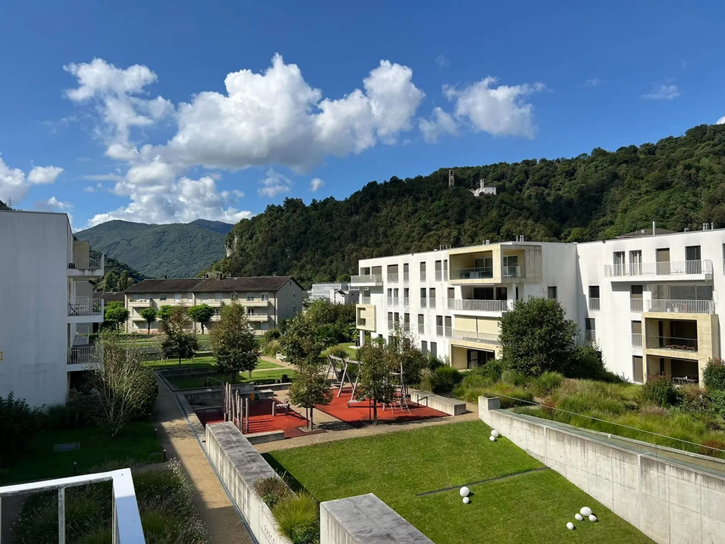 Modern 3.5-room apartment with balcony in Barbengo - Photo 1 of 13