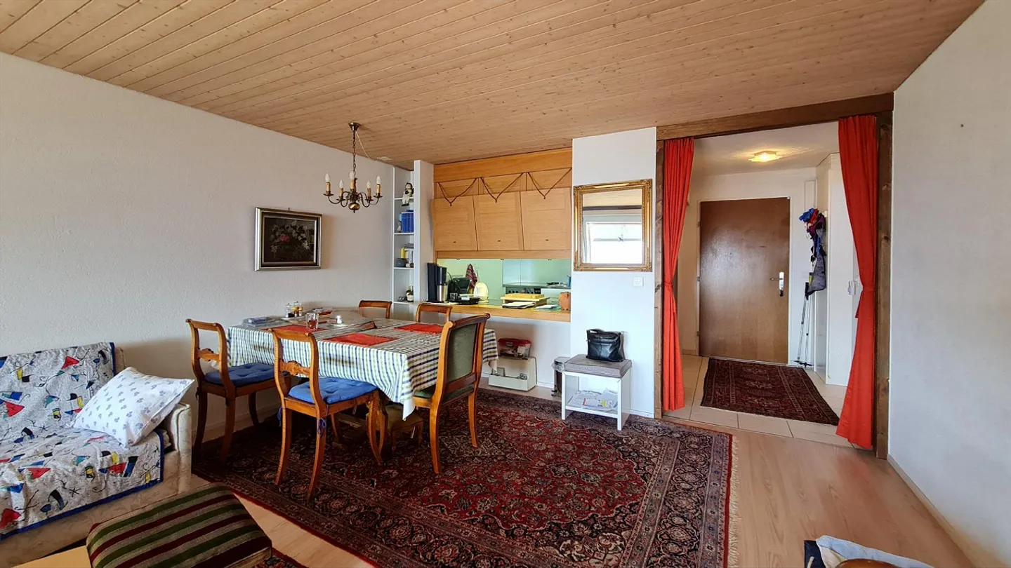 Appartamento 2.5 locali, 2 balconi, garage, vista panoramica sulle montagne, seconda casa possibile - Foto 3 di 25