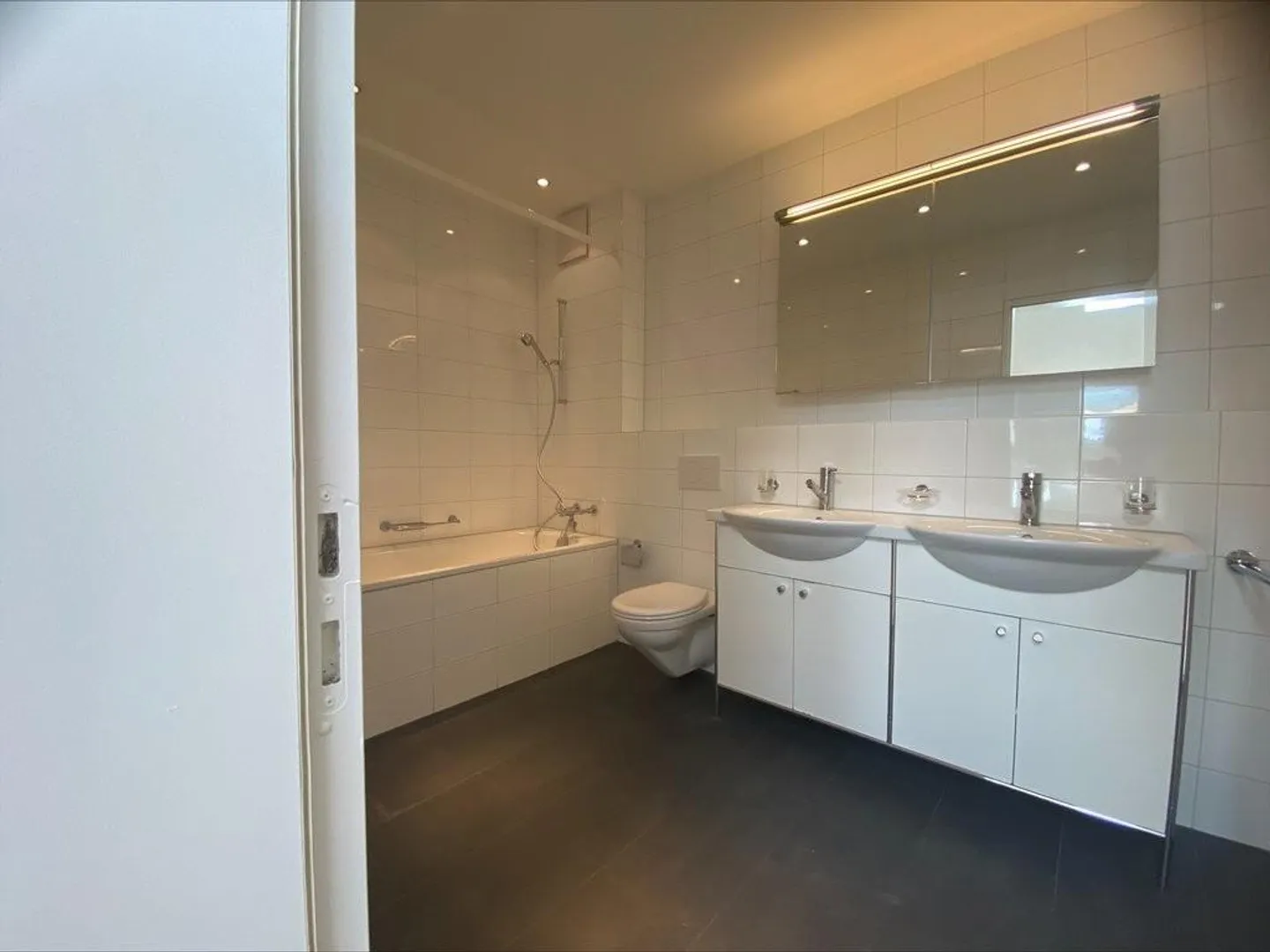 GREAT, CENTRAL 4.5-MAISONETTE-APARTMENT - Photo 11 of 12