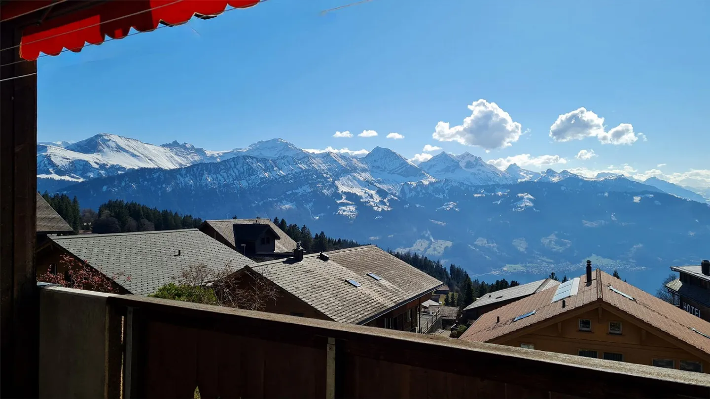 Appartamento 2.5 locali, 2 balconi, garage, vista panoramica sulle montagne, seconda casa possibile - Foto 7 di 25