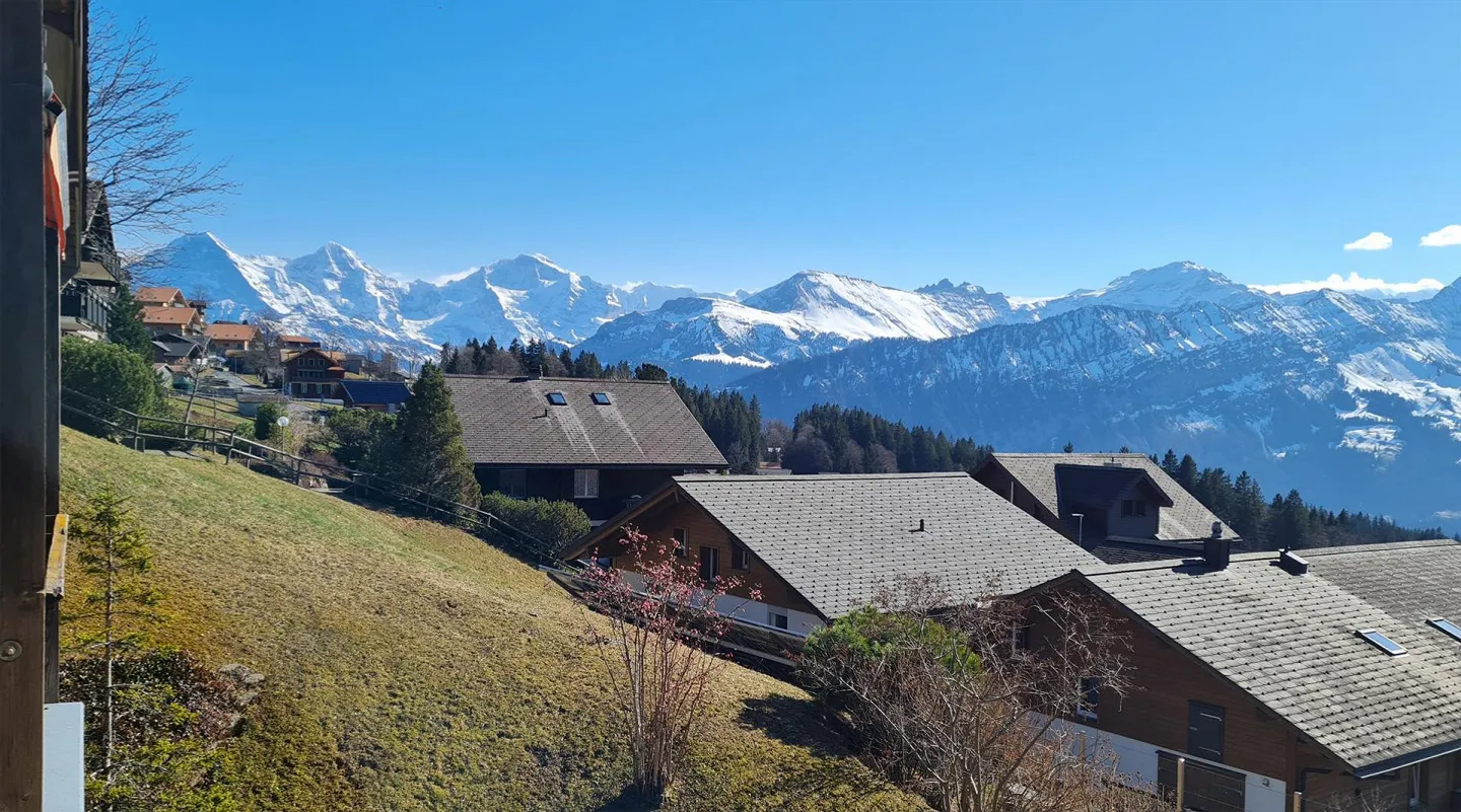 Appartamento 2.5 locali, 2 balconi, garage, vista panoramica sulle montagne, seconda casa possibile - Foto 17 di 25