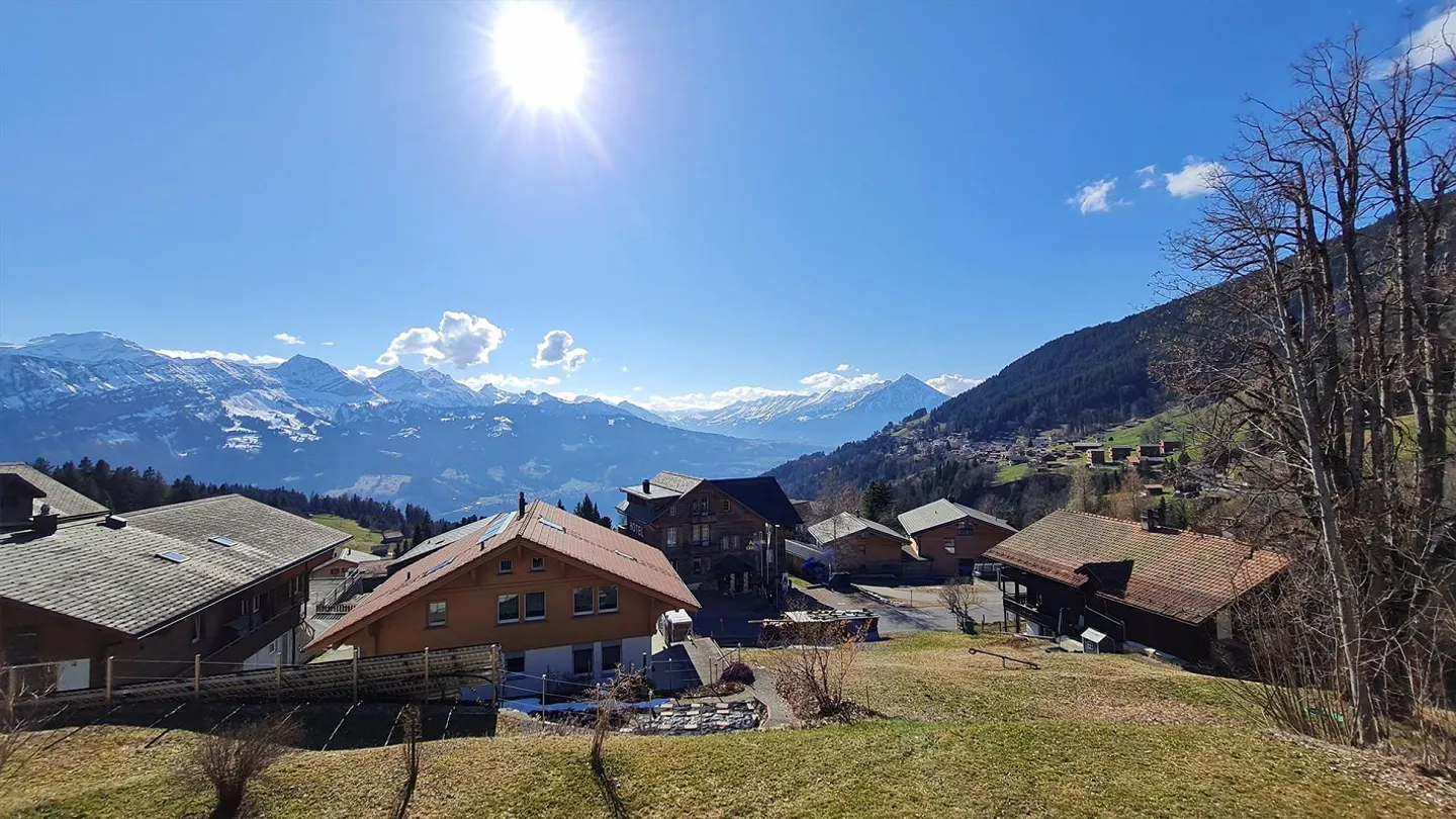 Appartamento 2.5 locali, 2 balconi, garage, vista panoramica sulle montagne, seconda casa possibile - Foto 19 di 25