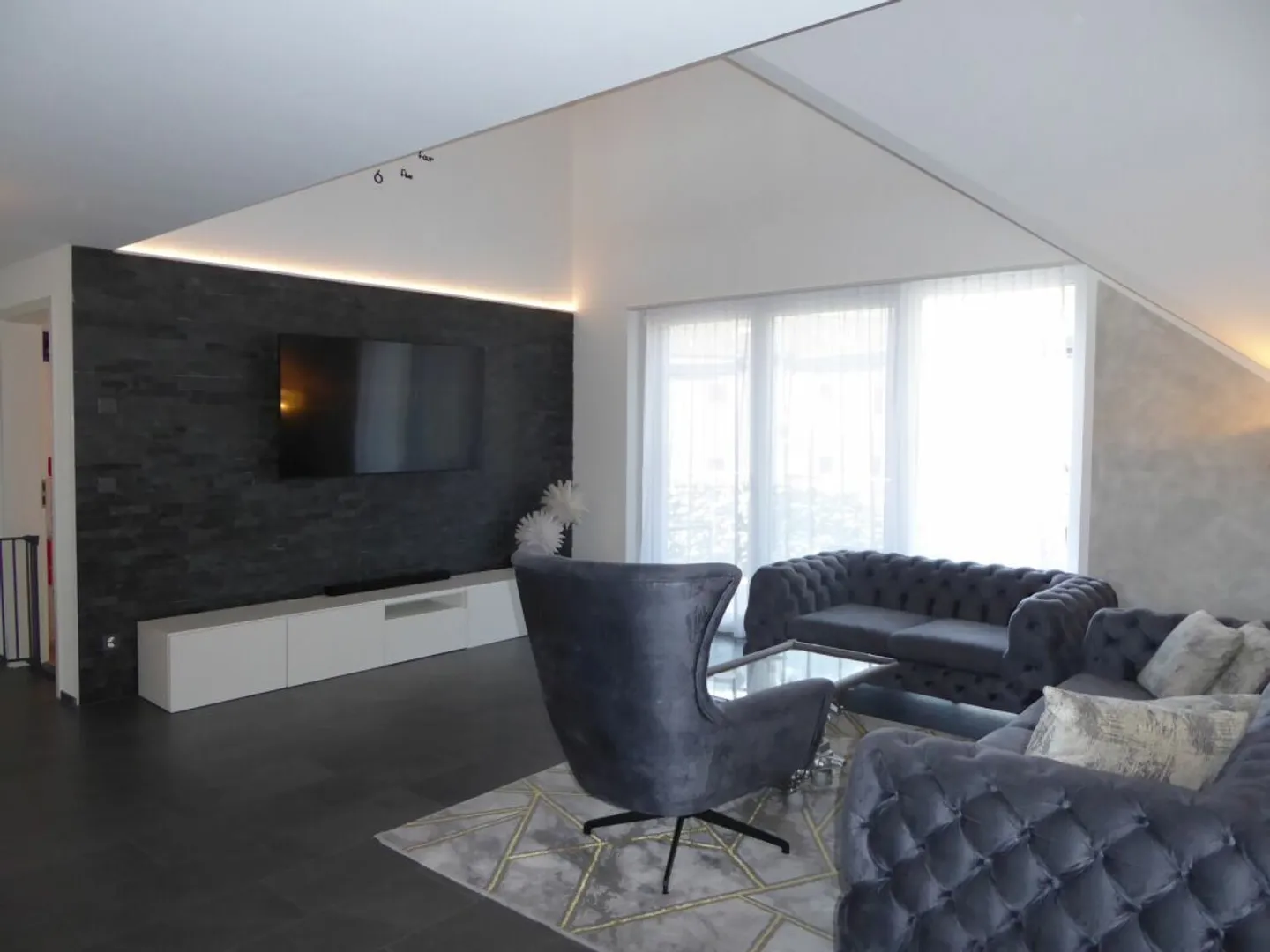 Moderne 6-Zimmer-Maisonette - Foto 3 von 19