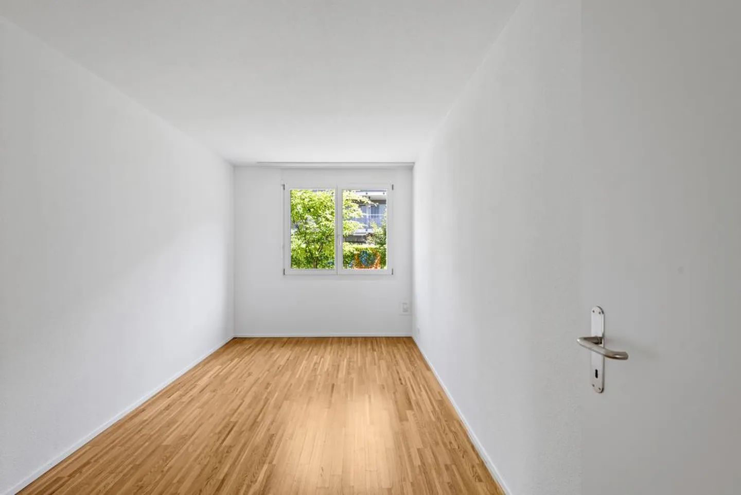 Modern 5.5-room penthouse apartment in a quiet location - Photo 3 of 9