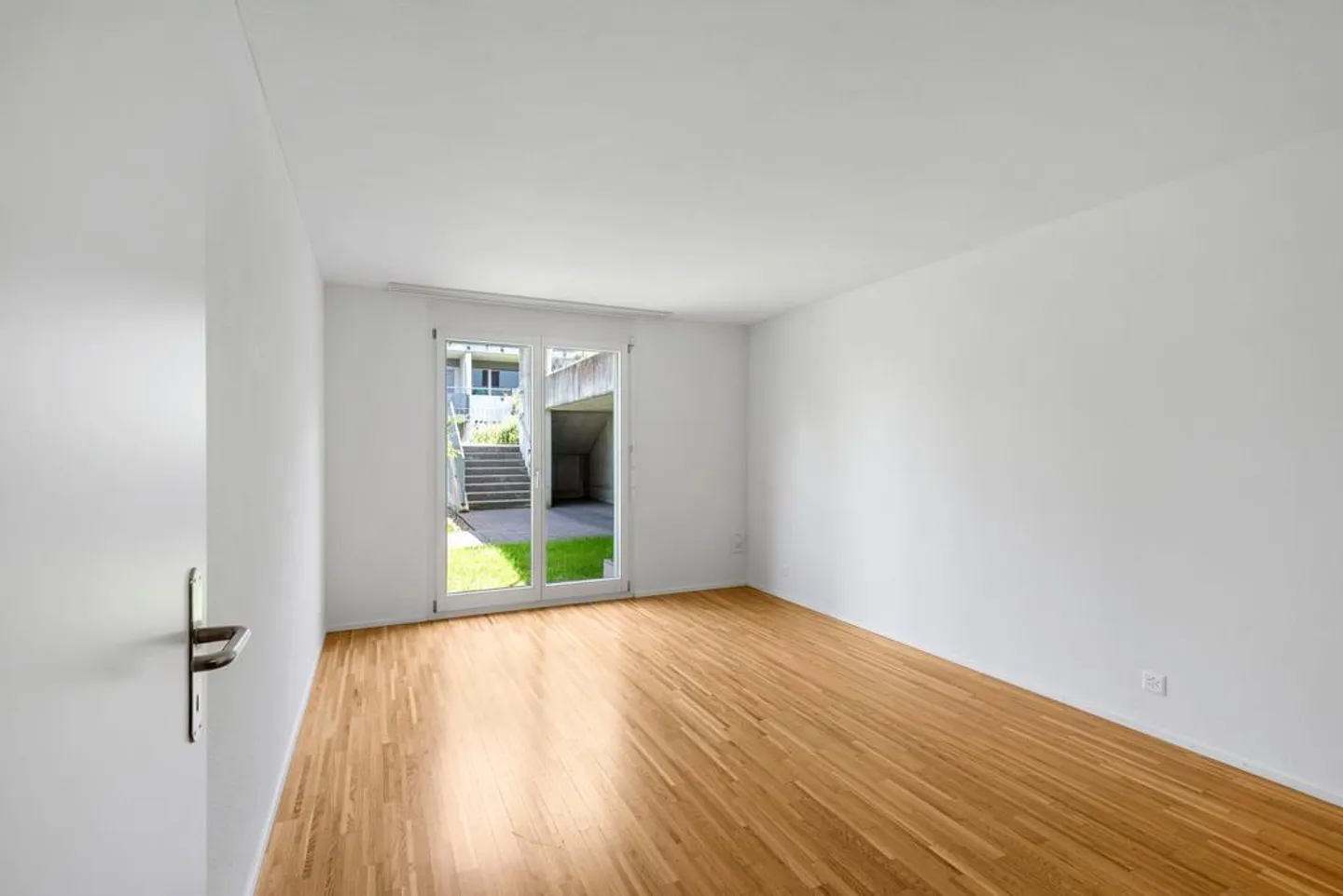 Modern 5.5-room penthouse apartment in a quiet location - Photo 4 of 9
