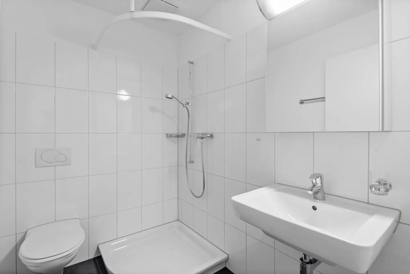 Modern 5.5-room penthouse apartment in a quiet location - Photo 7 of 9