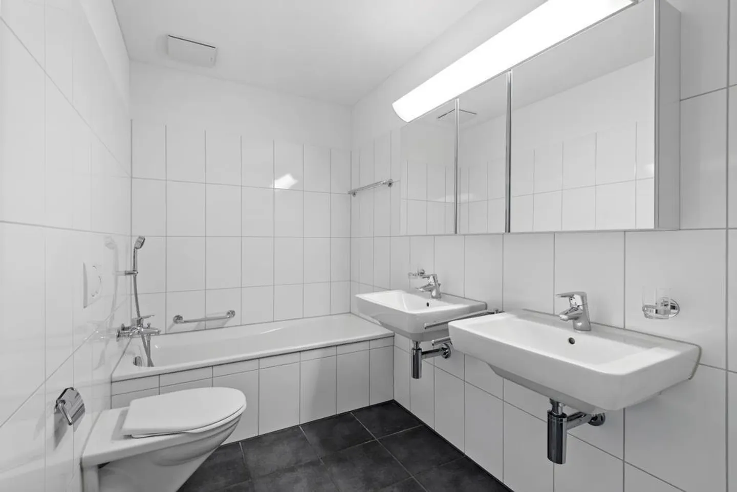 Modern 5.5-room penthouse apartment in a quiet location - Photo 8 of 9