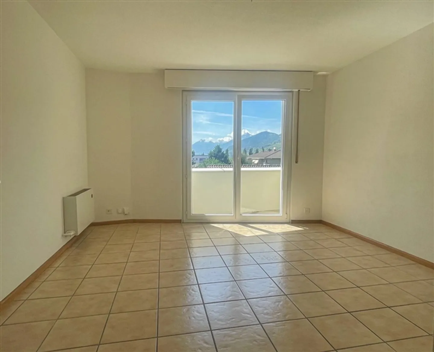 Chippis Yield Building with 12 Well-Maintained Apartments - Photo 4 of 13