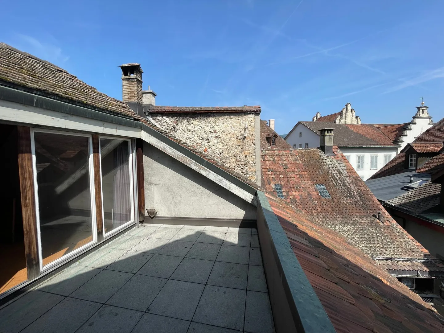 A residential jewel in the old town! - Photo 2 of 11