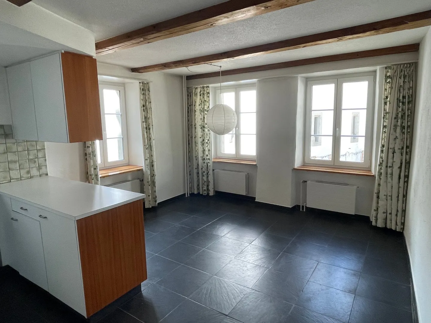 A residential jewel in the old town! - Photo 4 of 11