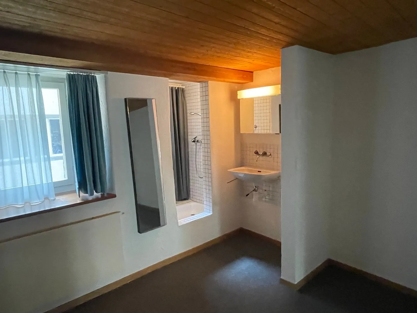 A residential jewel in the old town! - Photo 8 of 11