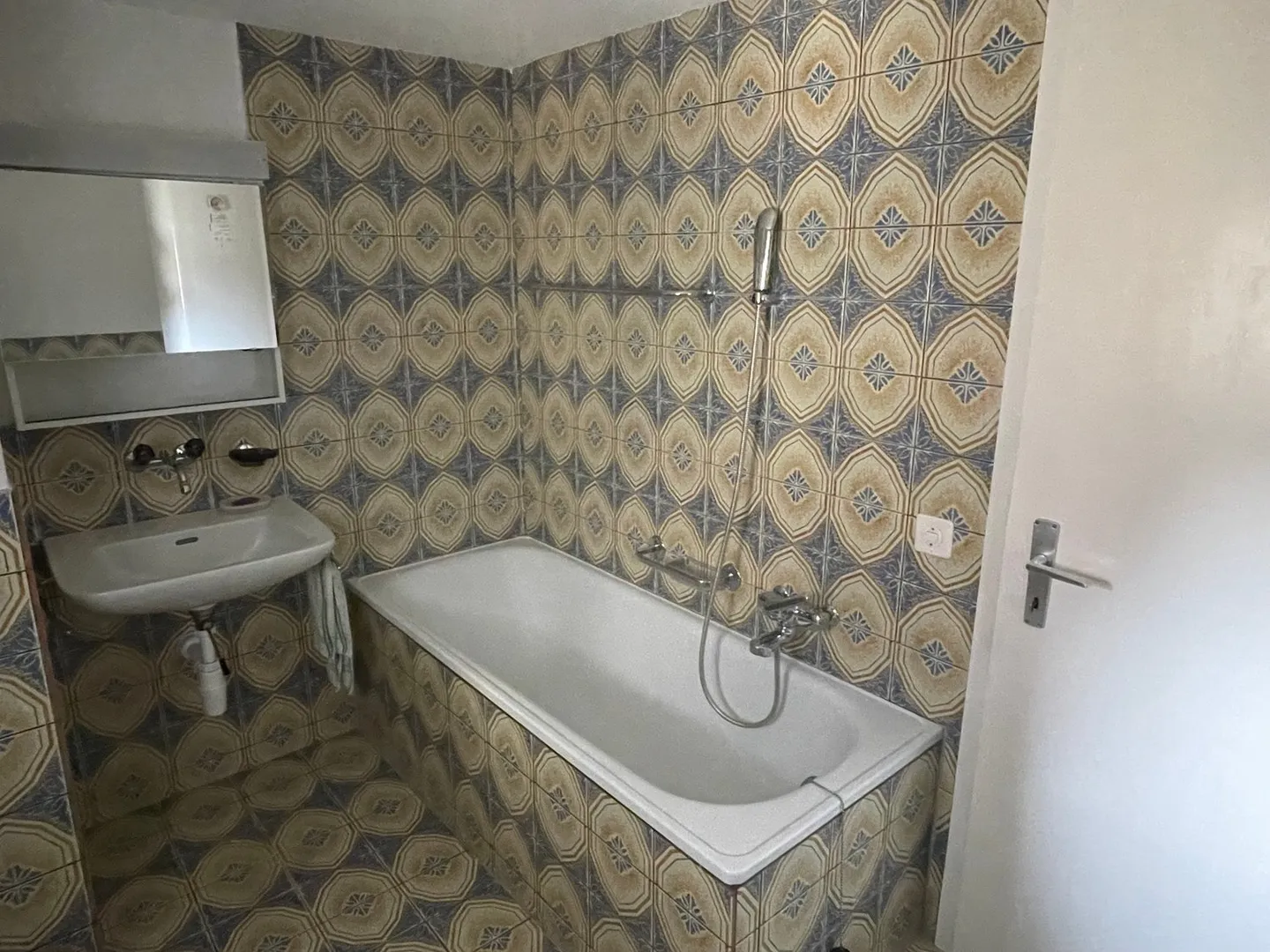 A residential jewel in the old town! - Photo 9 of 11