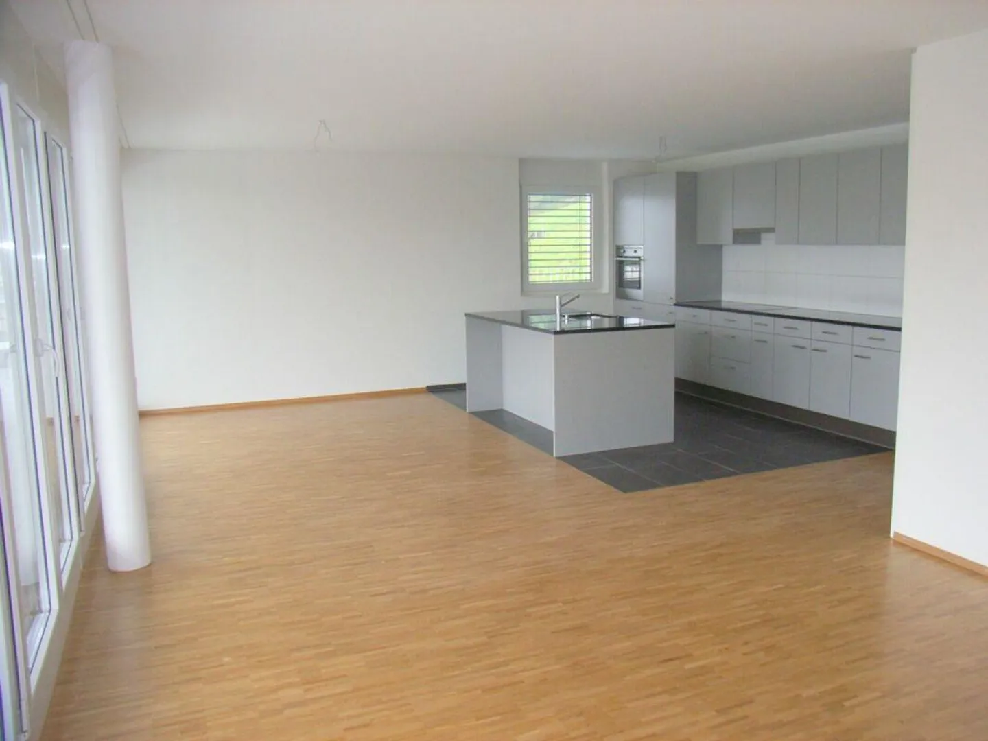 Modern Attic with Large Terrace - Photo 10 of 11