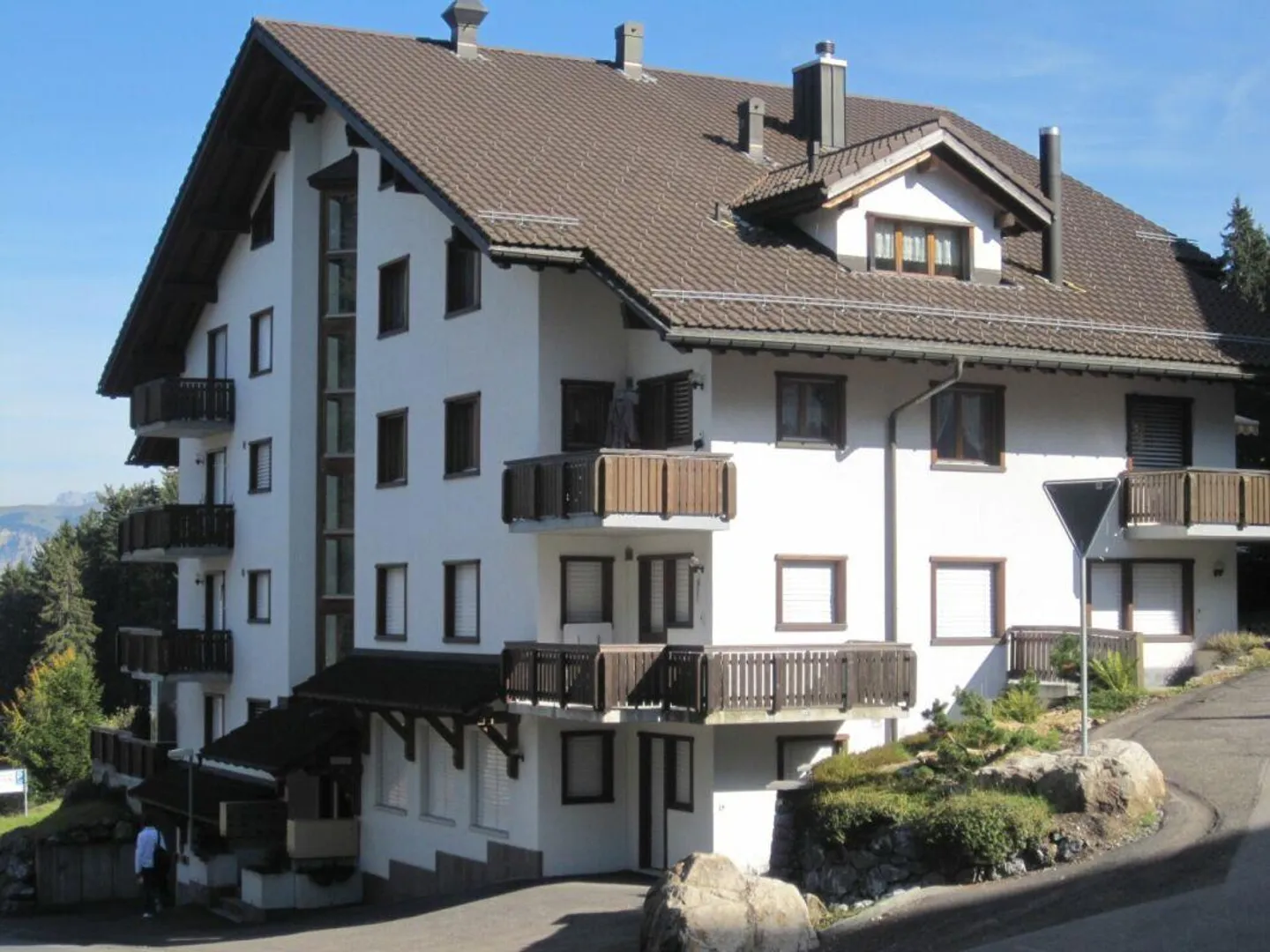 Functional furnished studio apartment in front of the ski slope - Photo 1 of 6