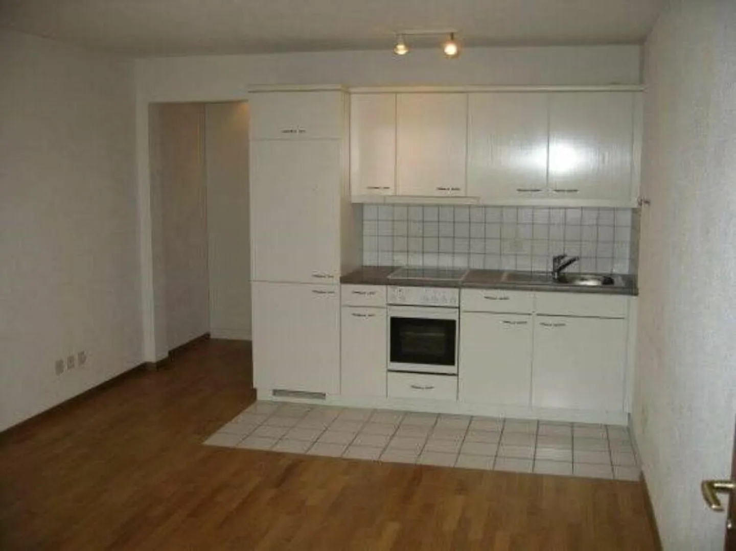 Functional furnished studio apartment in front of the ski slope - Photo 3 of 6