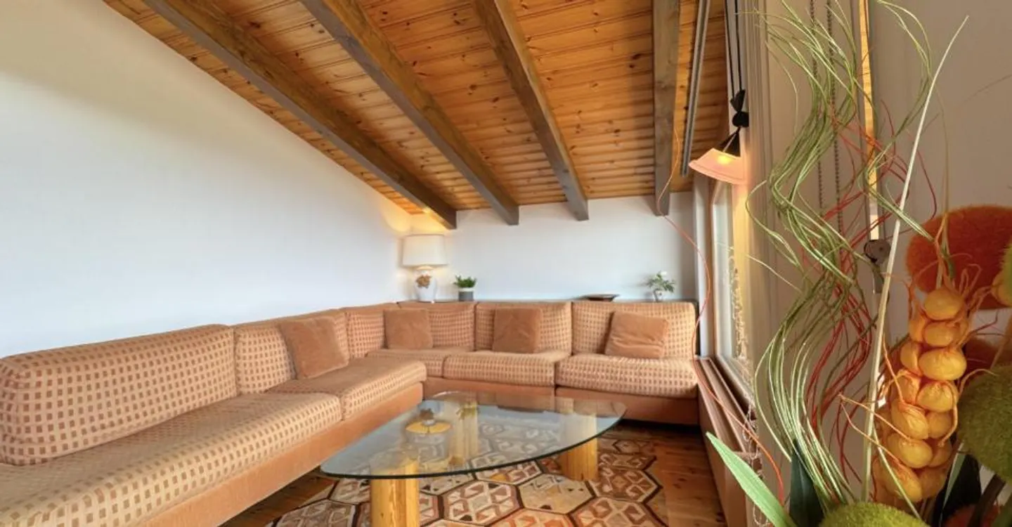 Chalet-Style Penthouse with Views - Photo 5 of 11