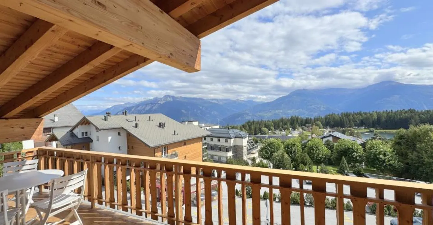 Chalet-Style Penthouse with Views - Photo 6 of 11