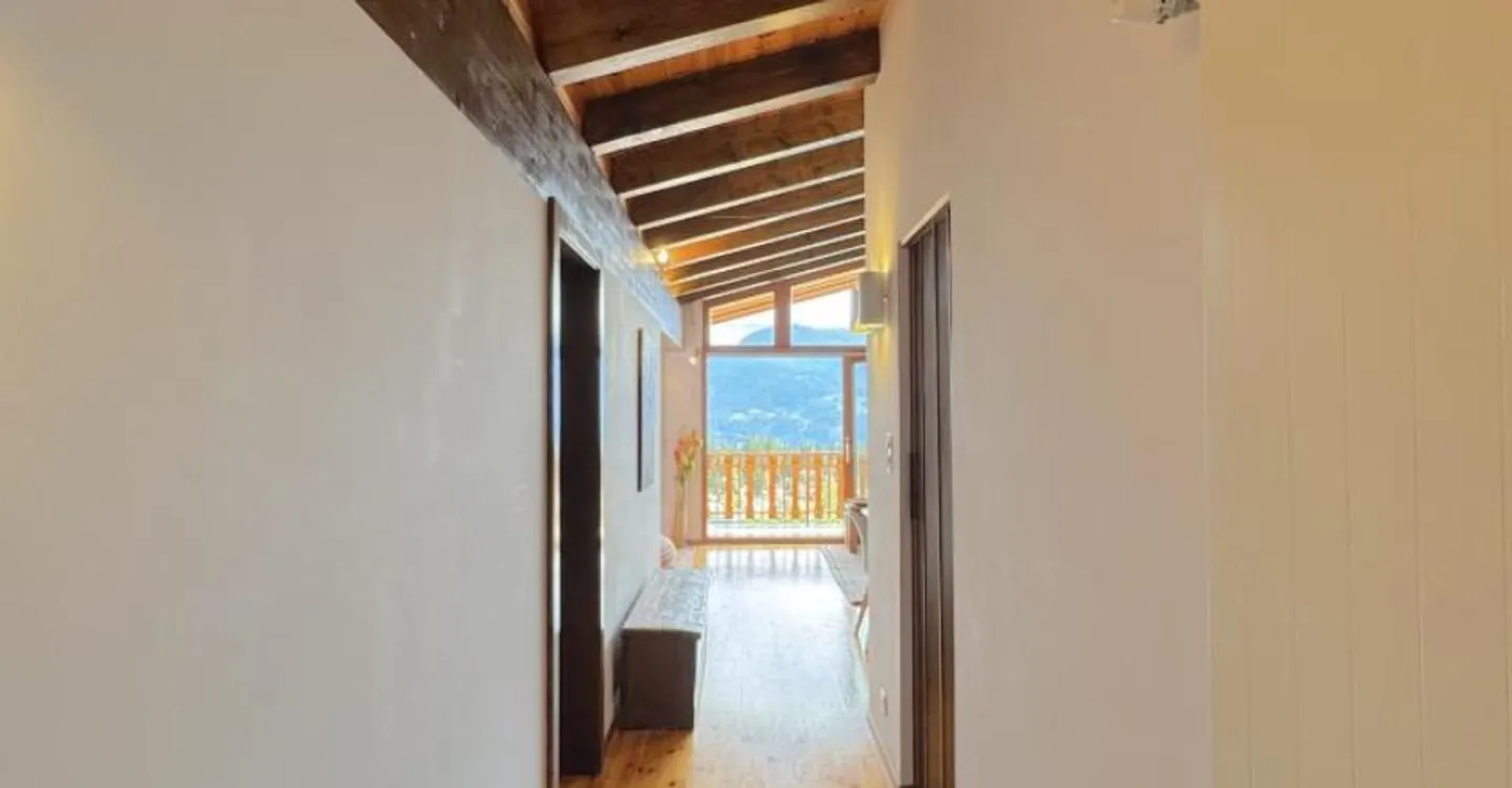 Chalet-Style Penthouse with Views - Photo 9 of 11