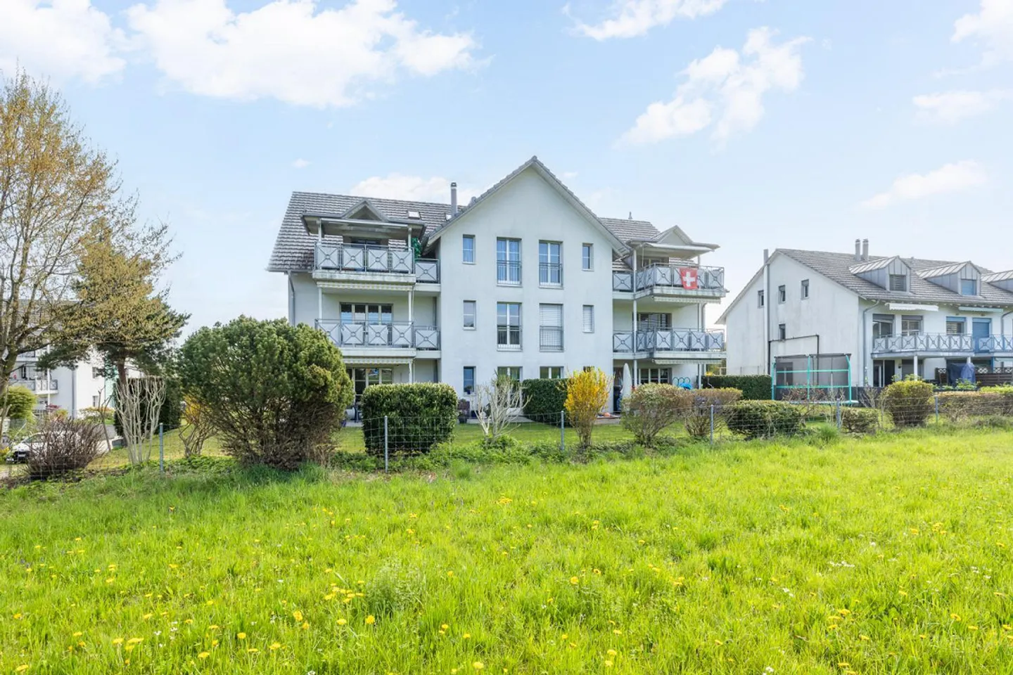 Mehrfamilienhaus in Ruhiger Lage - Foto 1 von 9
