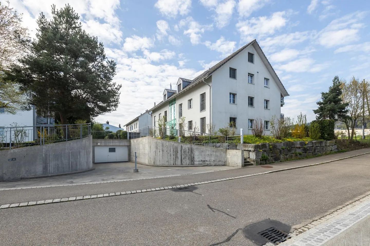 Mehrfamilienhaus in Ruhiger Lage - Foto 3 von 9