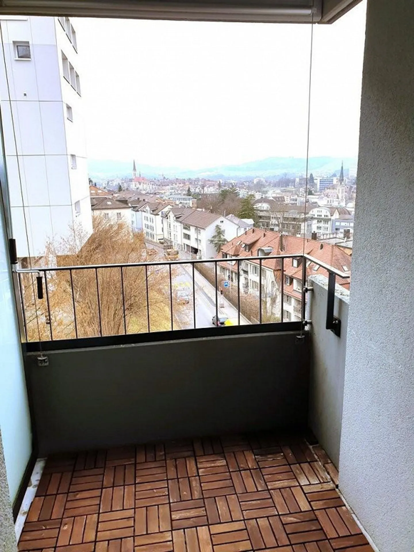 Vicino al centro città - Posizione tranquilla con vista - Foto 5 di 6