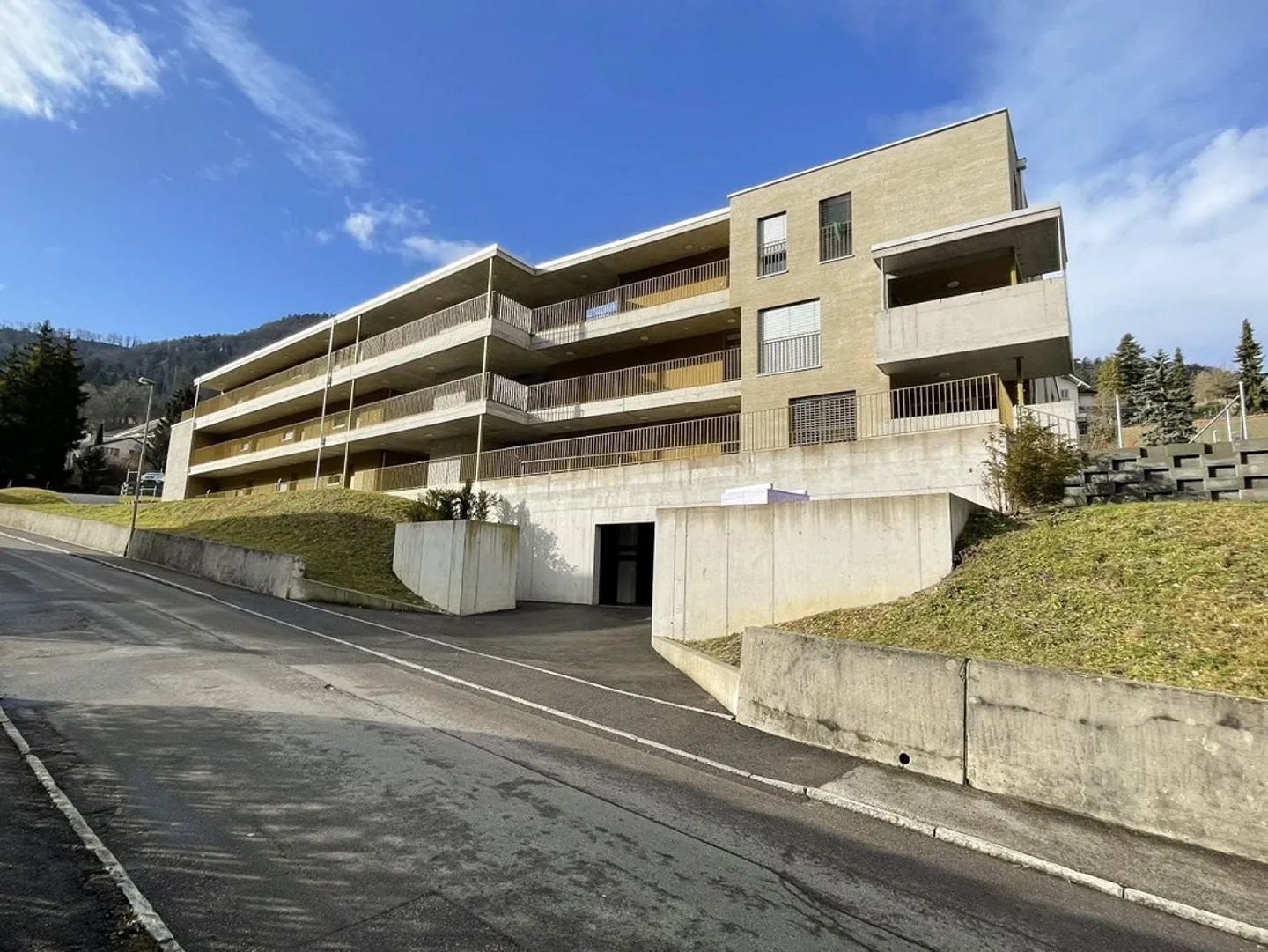 Appartement moderne 2 pièces au 1er étage à Waldenburg - Photo 1 sur 13