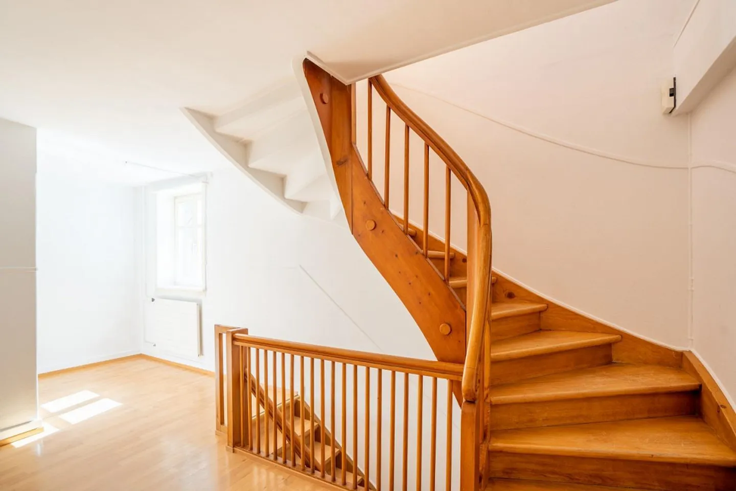 Appartement en duplex de 5,5 pièces dans la vieille ville - Photo 6 sur 7
