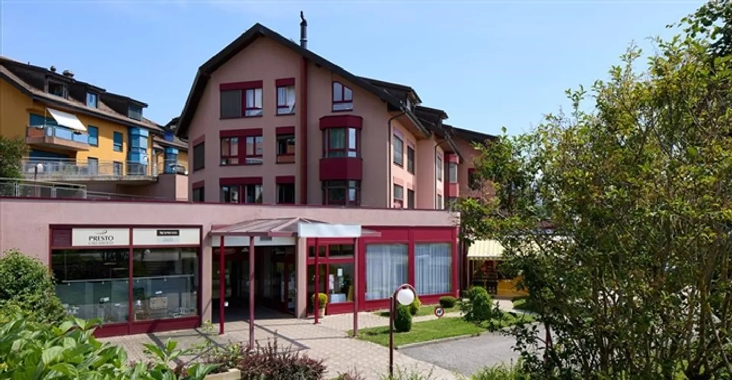 Commerce - Photo 2 of 4