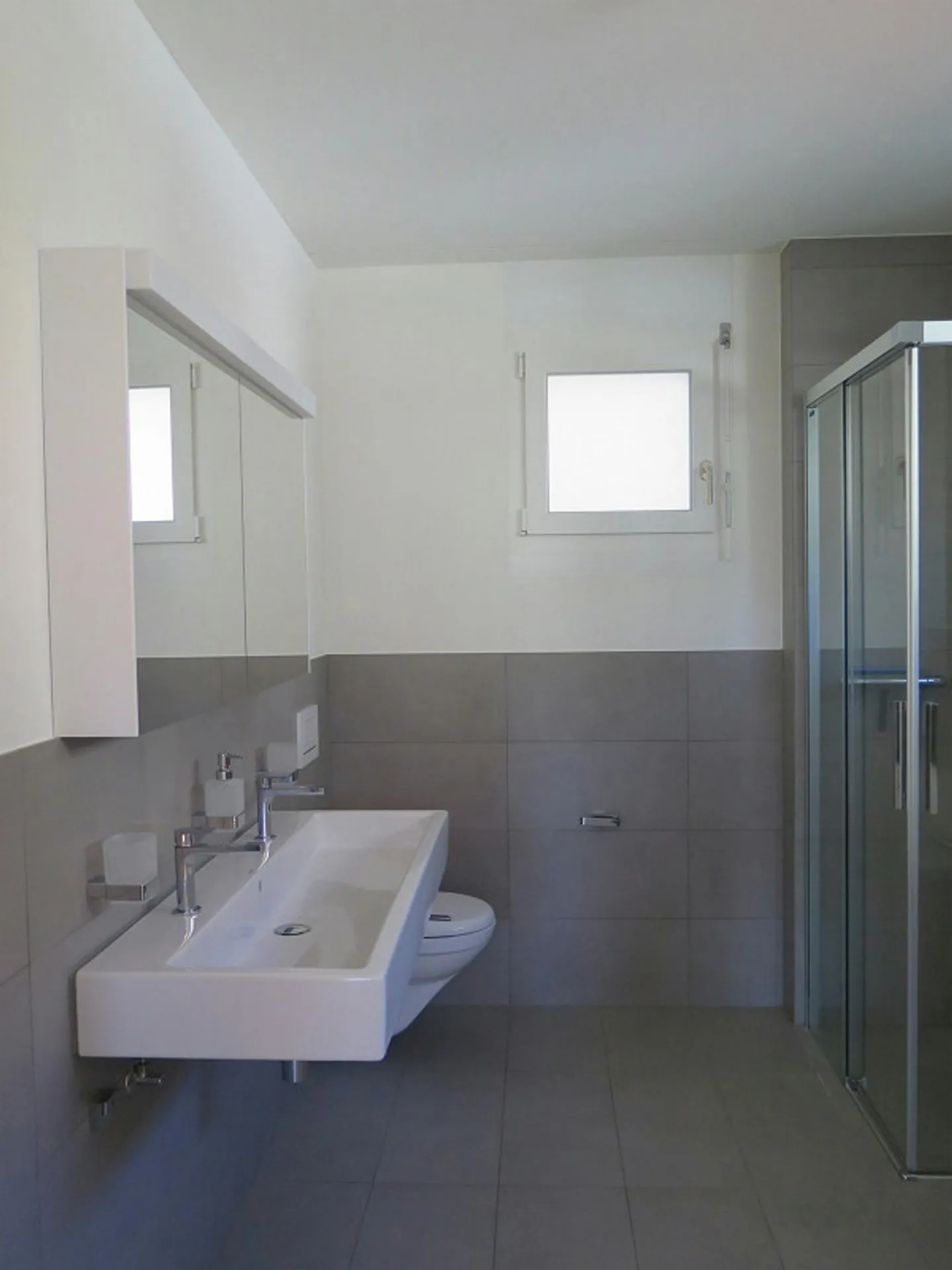 Sunny and spacious 4.5-room apartment in a lakeside location - Photo 8 of 13