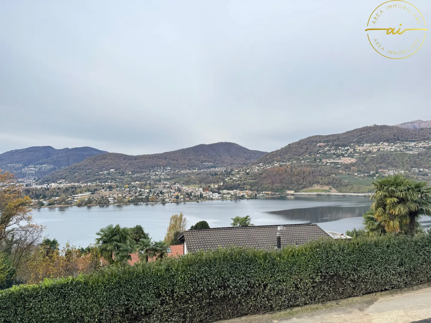 4.5-ROOM APARTMENT WITH LAKE VIEW - Photo 1 of 13