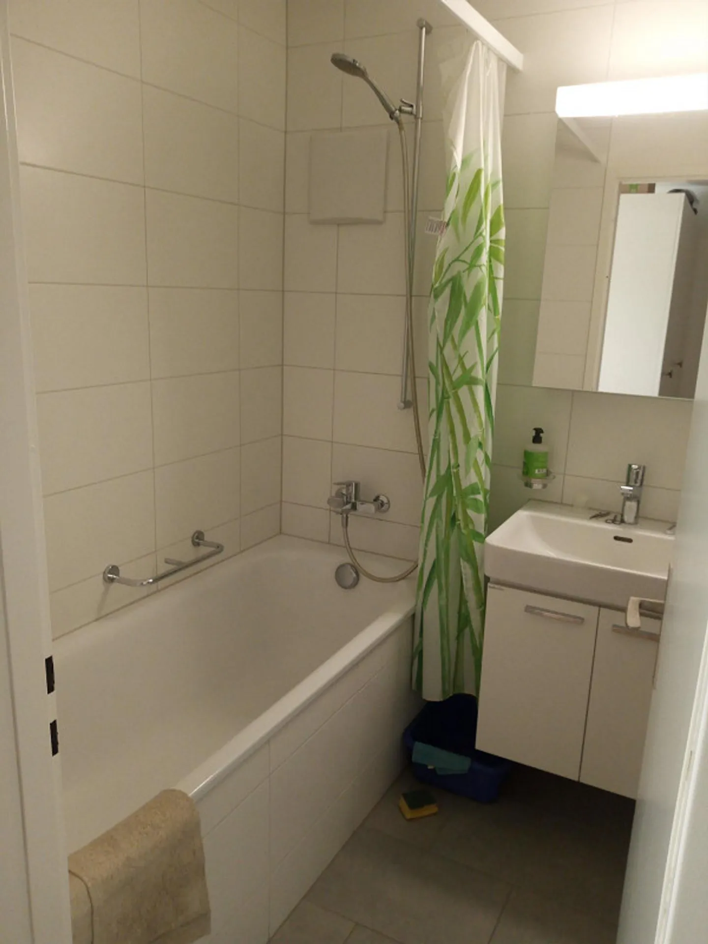 Grande chambre meublée à Emmen - Photo 5 sur 8