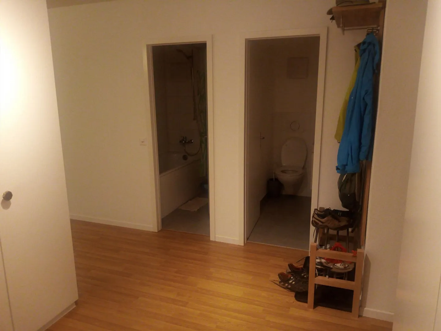 Grande chambre meublée à Emmen - Photo 7 sur 8