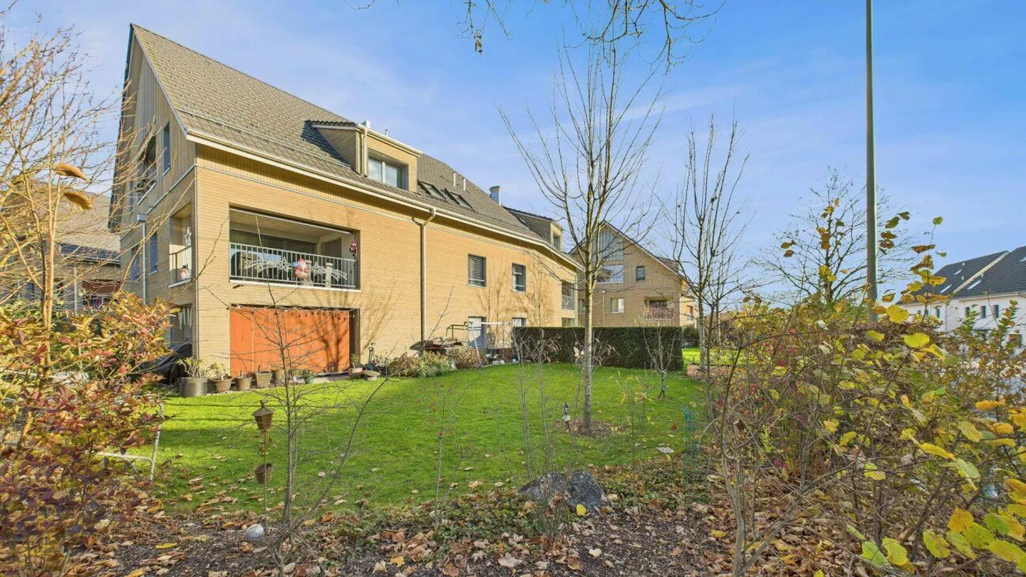 Modern 3.5-room apartment with balcony and Minergie standard - Photo 3 of 13