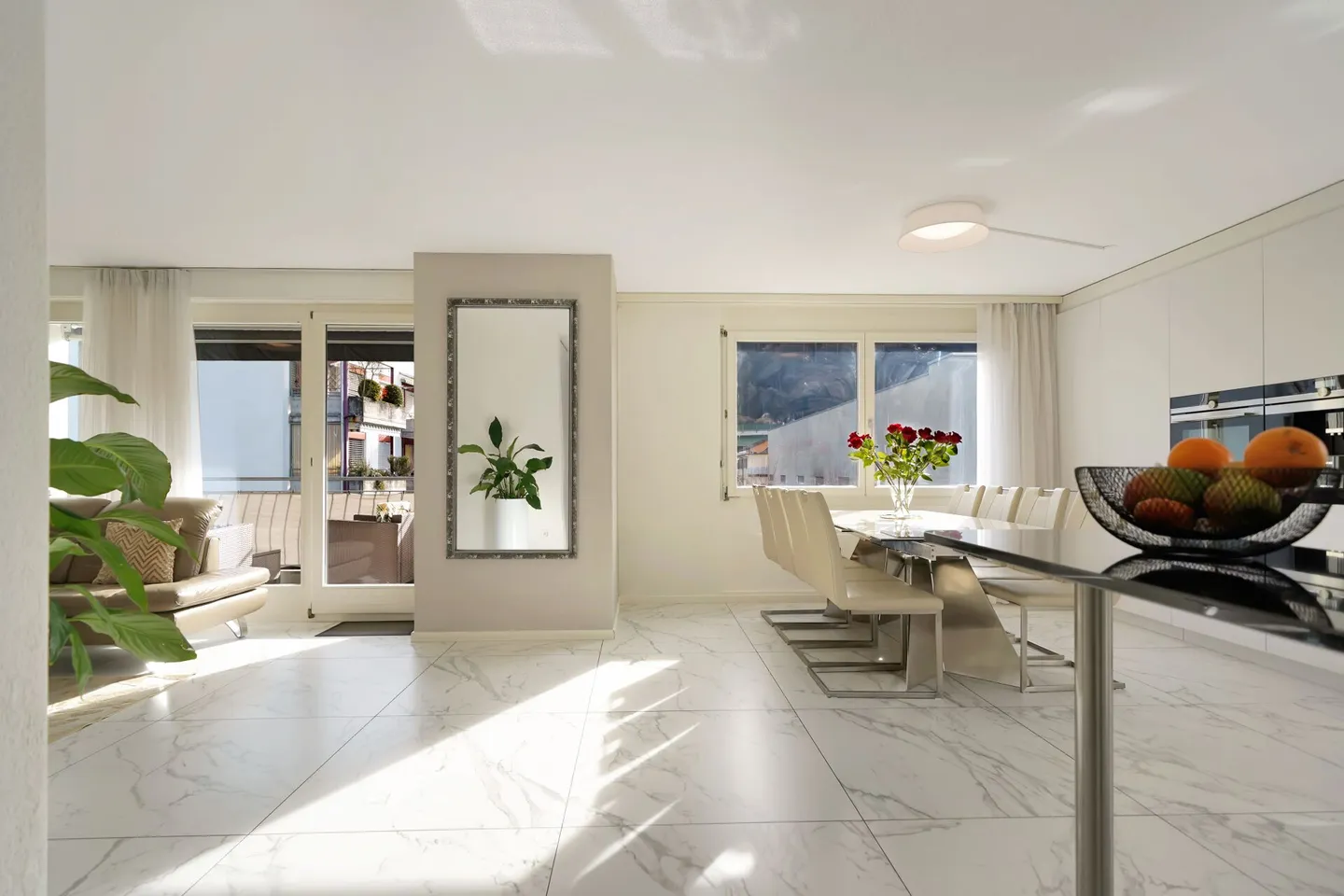 Renovated 4.5-room apartment in a central location in Flamatt - Photo 1 of 13