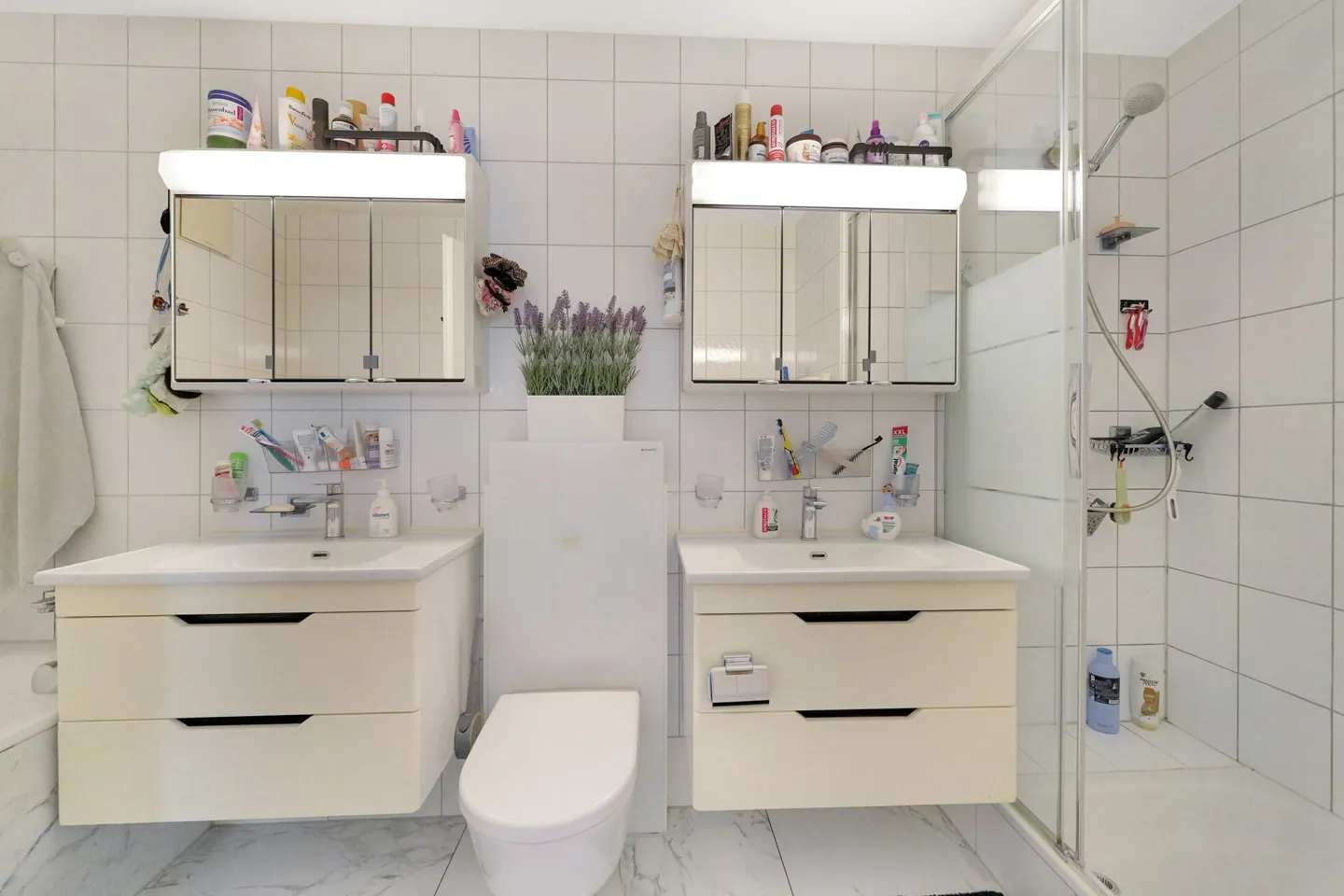 Renovated 4.5-room apartment in a central location in Flamatt - Photo 5 of 13