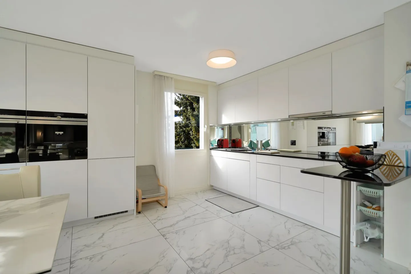 Renovated 4.5-room apartment in a central location in Flamatt - Photo 3 of 13