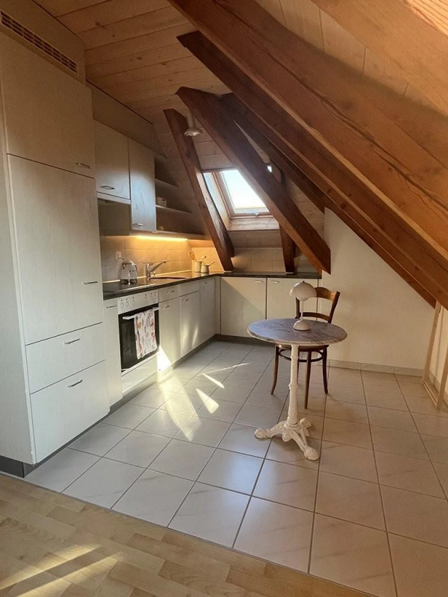 Magnifique appartement sous les combles de 2,5 pièces à louer à Berne - Photo 3 sur 5