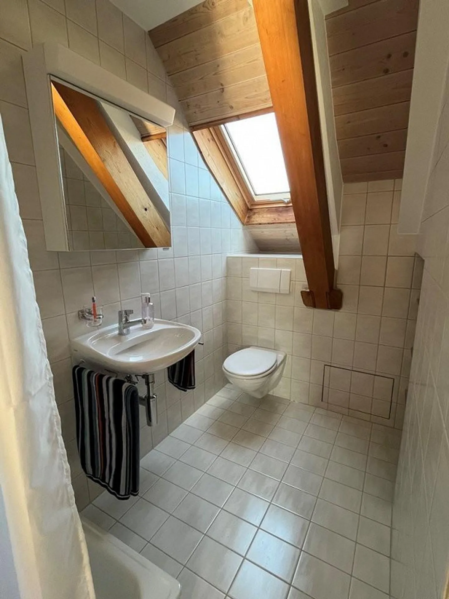 Magnifique appartement sous les combles de 2,5 pièces à louer à Berne - Photo 4 sur 5