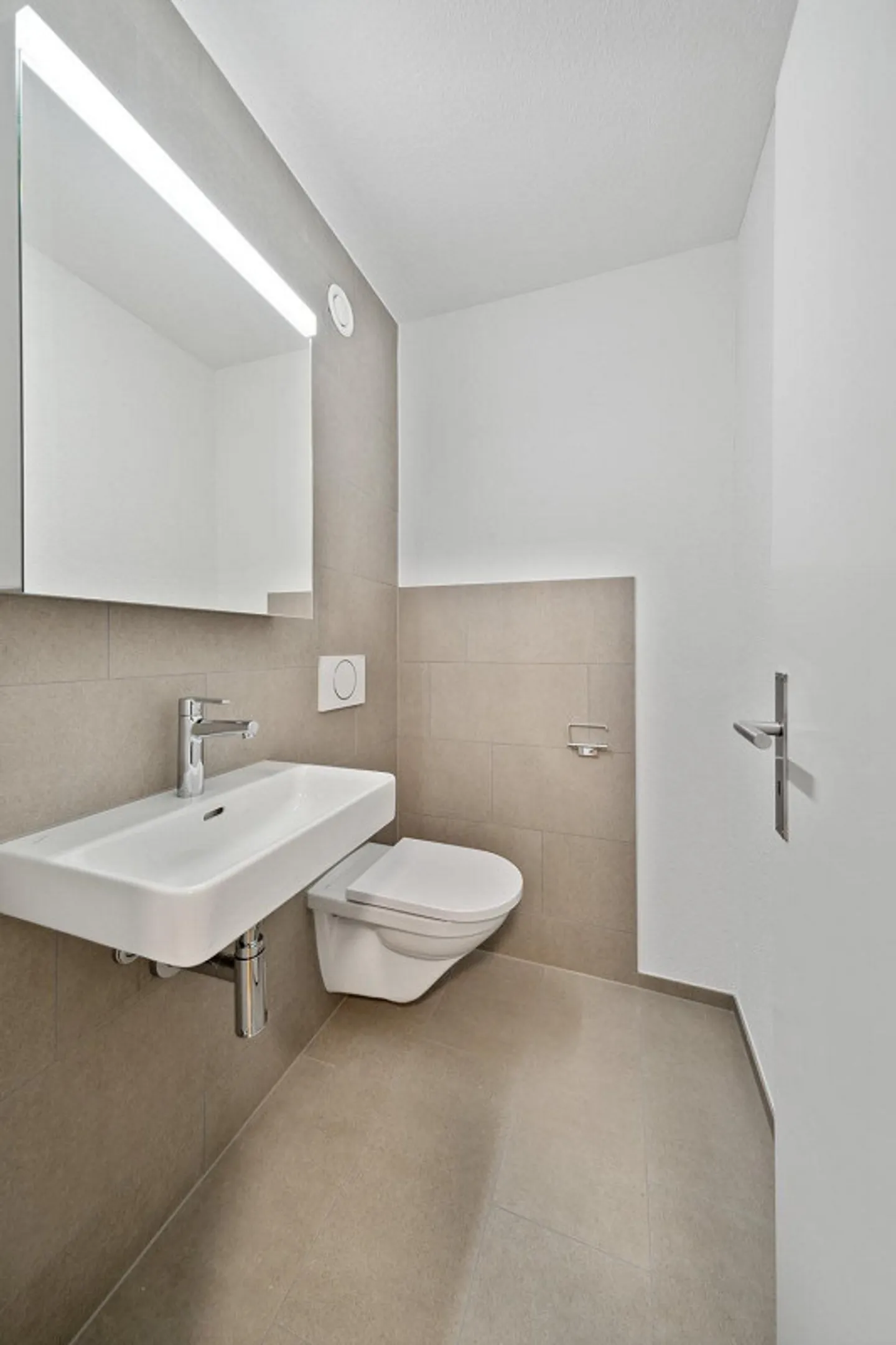 High-quality renovated 3.5-room attic apartment - Photo 10 of 11