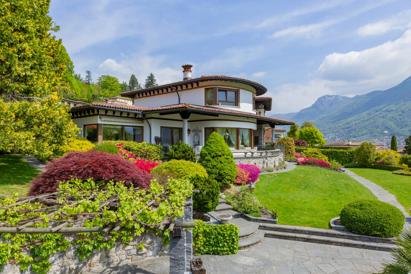 Elegante Villa mit Seeblick - Foto 4 von 12