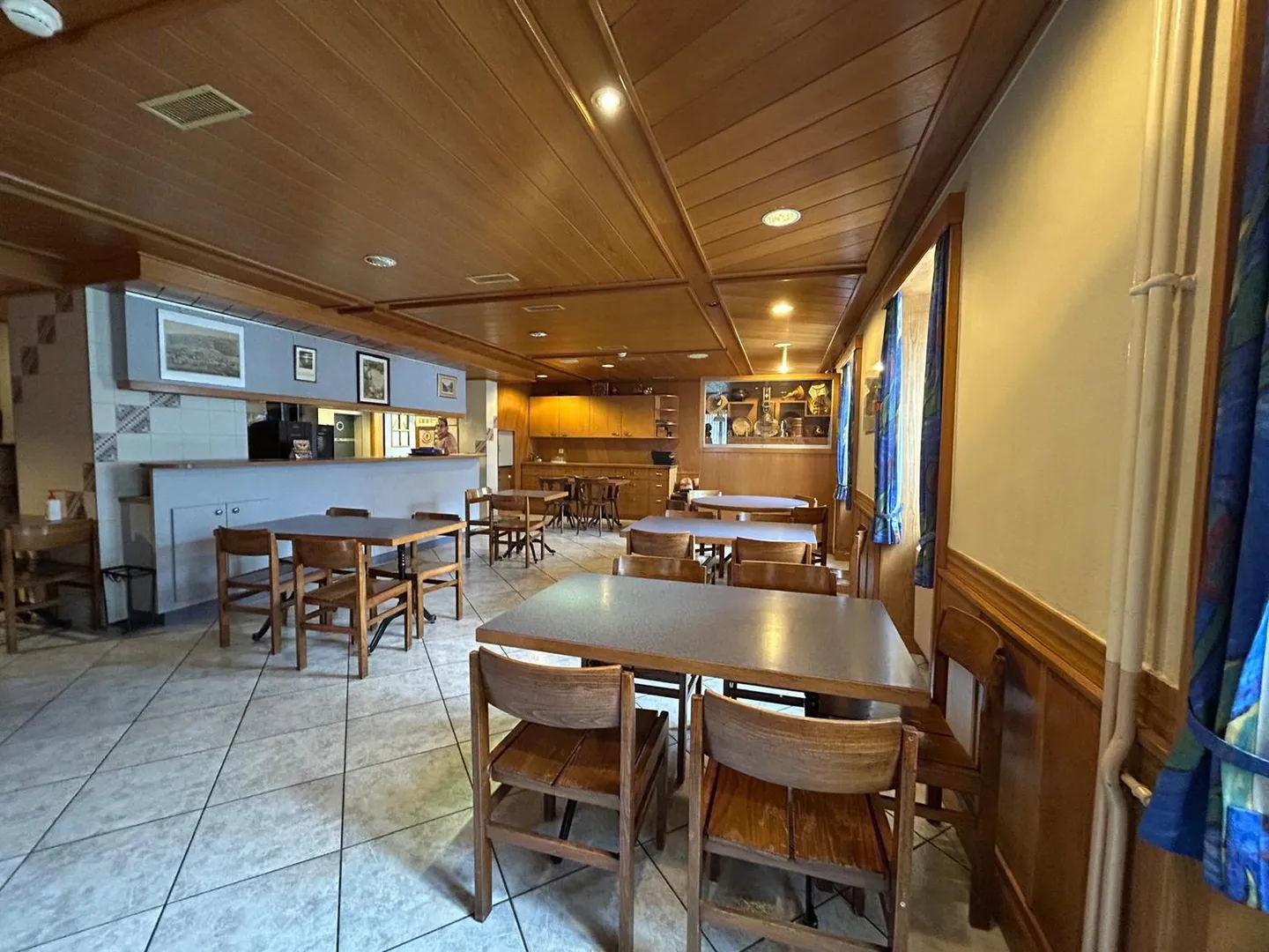 Hotel storico nel cuore di Moutier in vendita - Foto 7 di 15