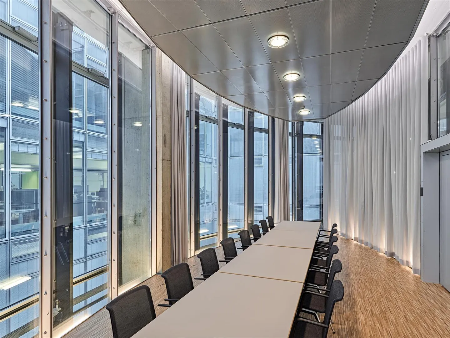 Uffici esclusivi con co-working, ristorante e sale conferenze - Foto 10 di 11