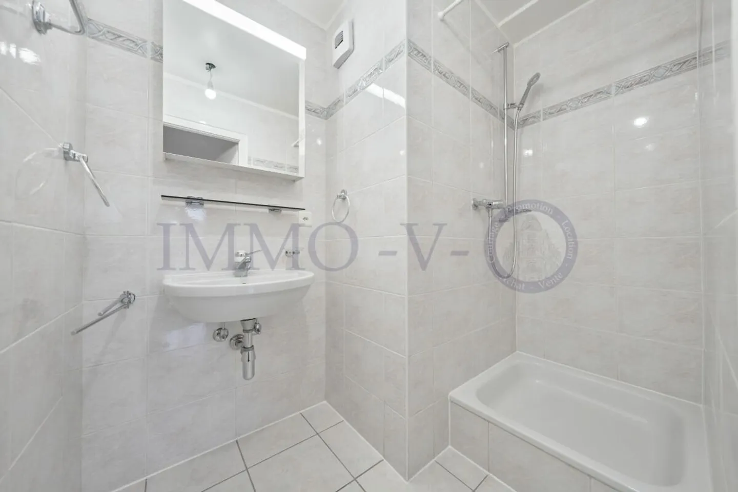 Duplex spacieux avec emplacement idéal - Photo 7 sur 8