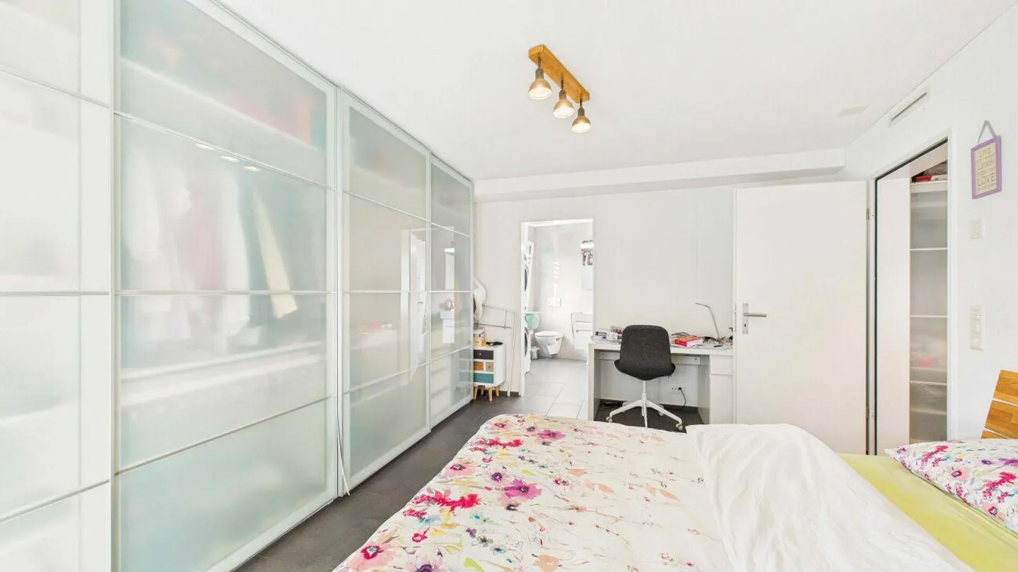 Modern 3.5-room apartment with balcony and Minergie standard - Photo 9 of 13