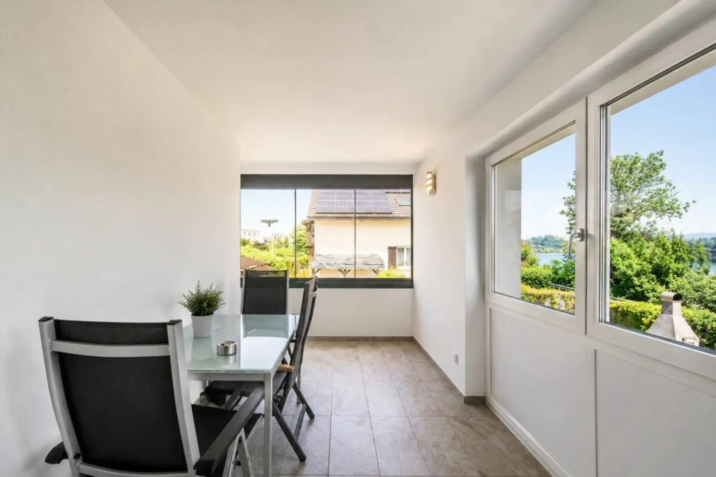 Luxurious living directly on the Rhine - exclusive 6.5-room single-family house with breathtaking views - Photo 4 of 38