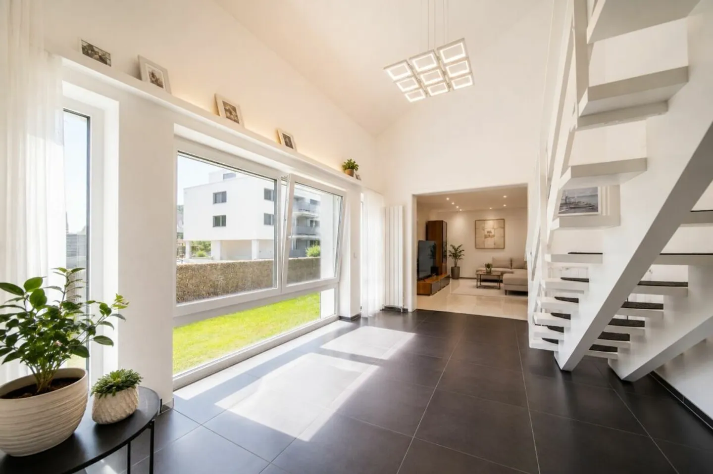 Luxurious living directly on the Rhine - exclusive 6.5-room single-family house with breathtaking views - Photo 18 of 38
