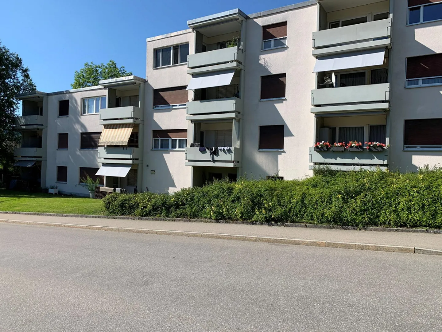 Appartement rénové de 4,5 pièces - Höhenstrasse 3, 8344 Bäretswil - Photo 1 sur 7