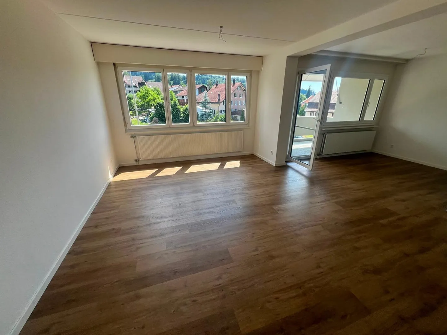 Appartement rénové de 4,5 pièces - Höhenstrasse 3, 8344 Bäretswil - Photo 3 sur 7