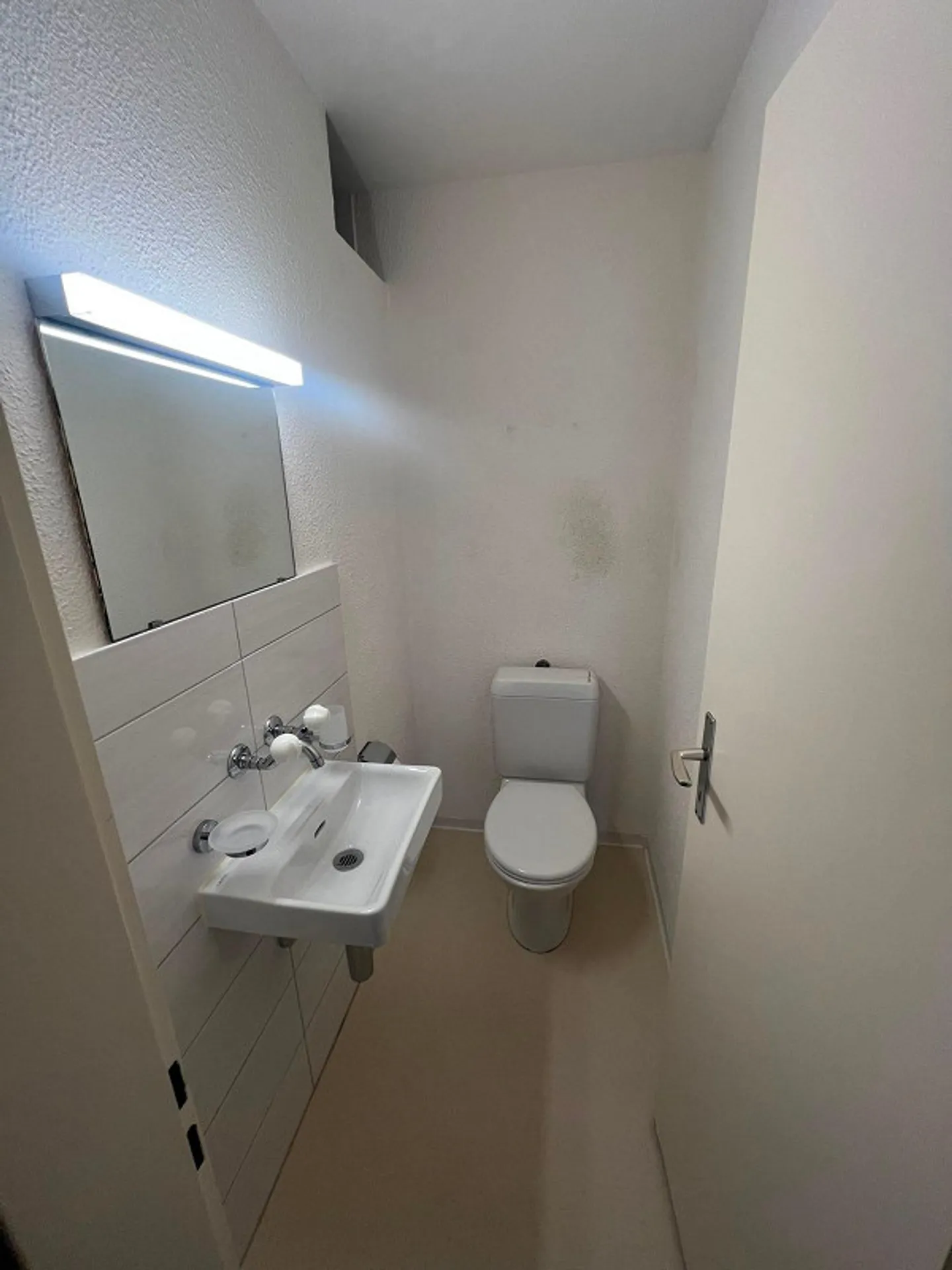 Appartement rénové de 4,5 pièces - Höhenstrasse 3, 8344 Bäretswil - Photo 5 sur 7