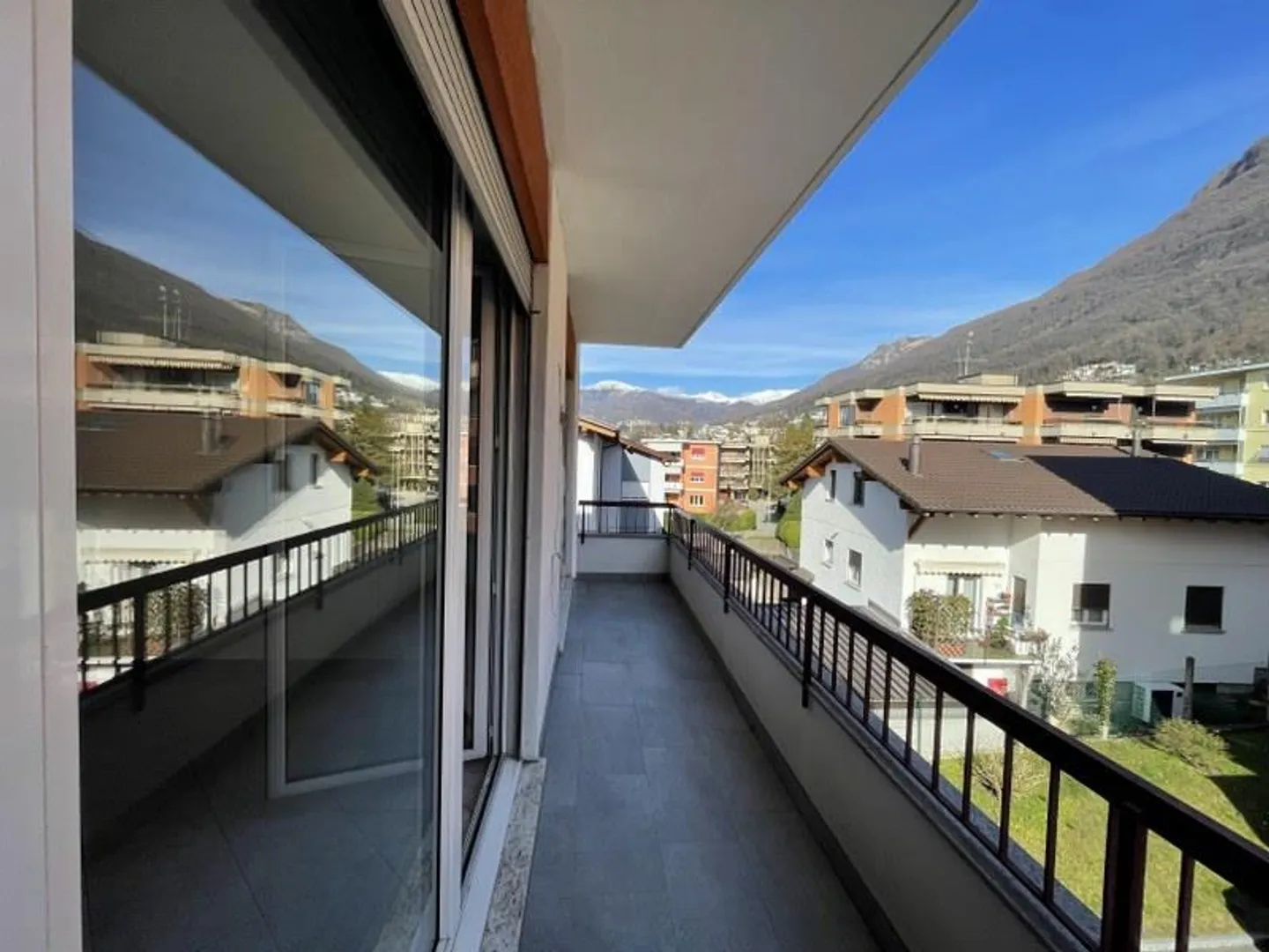 APPARTEMENT 2,5 PIÈCES AVEC BALCON - Photo 2 sur 10